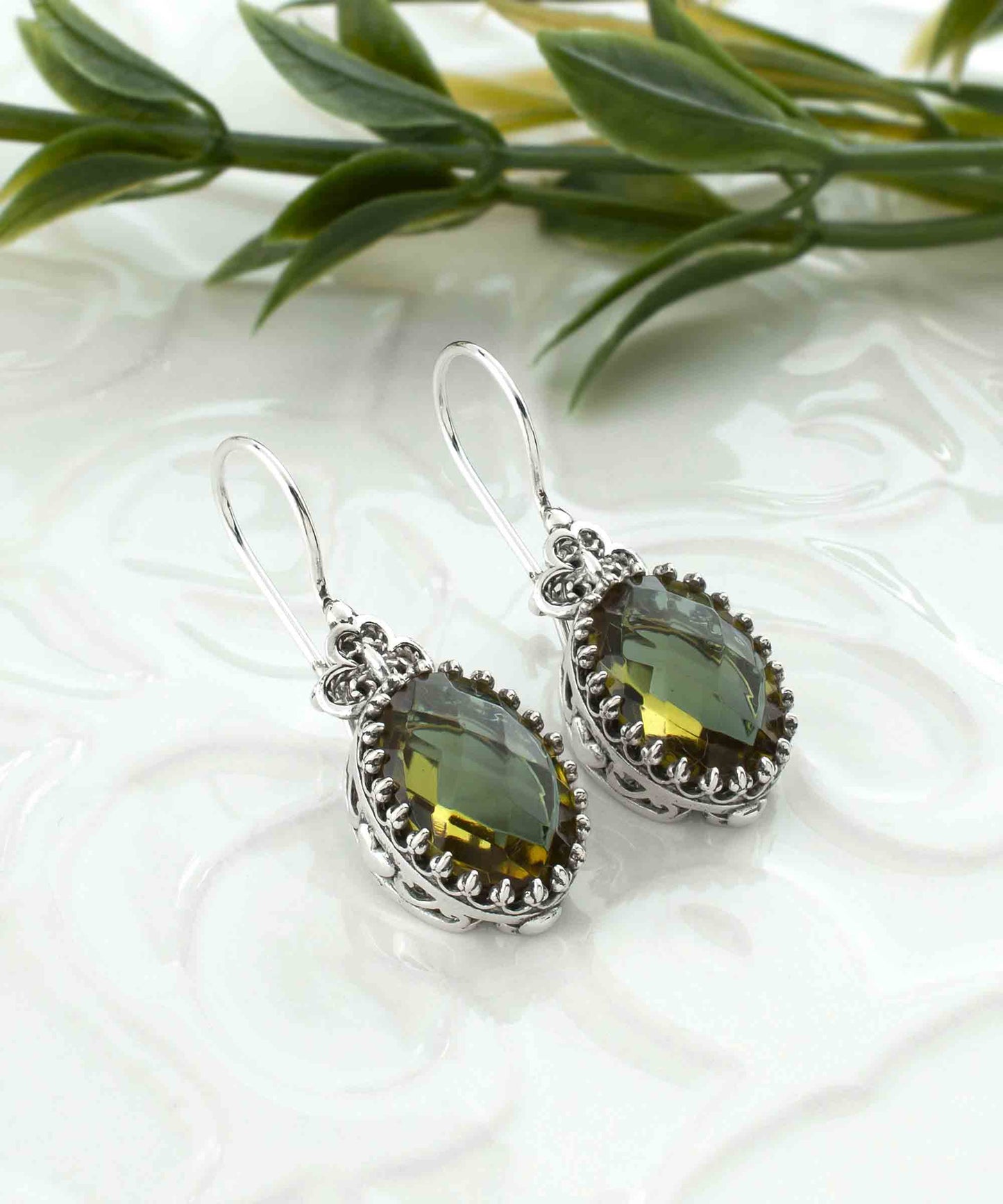 Heart Detailed Oval Drop Alexandrite Earrings