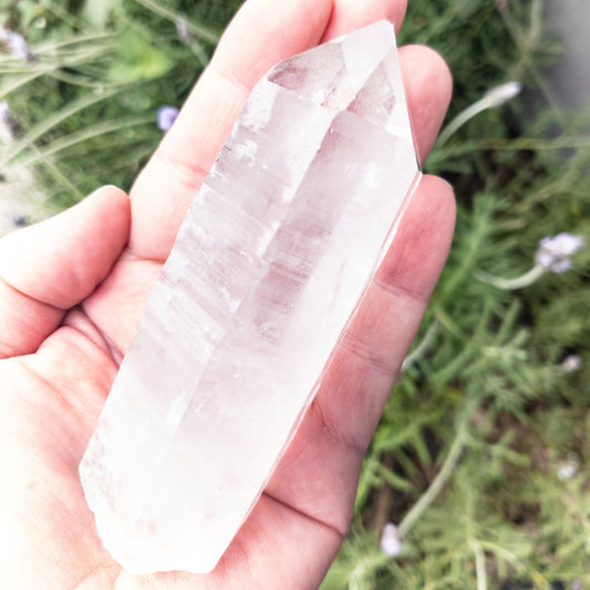 Crystal Quartz Point – Healing & Manifestation Tool