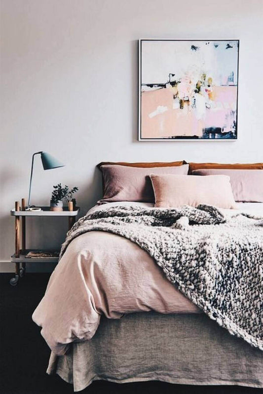 Where to place rose quartz in bedroom?