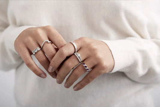 How to wear stackable rings