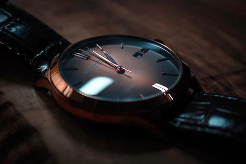 What is a Quartz Movement? - Explaining the Popular Watch Feature