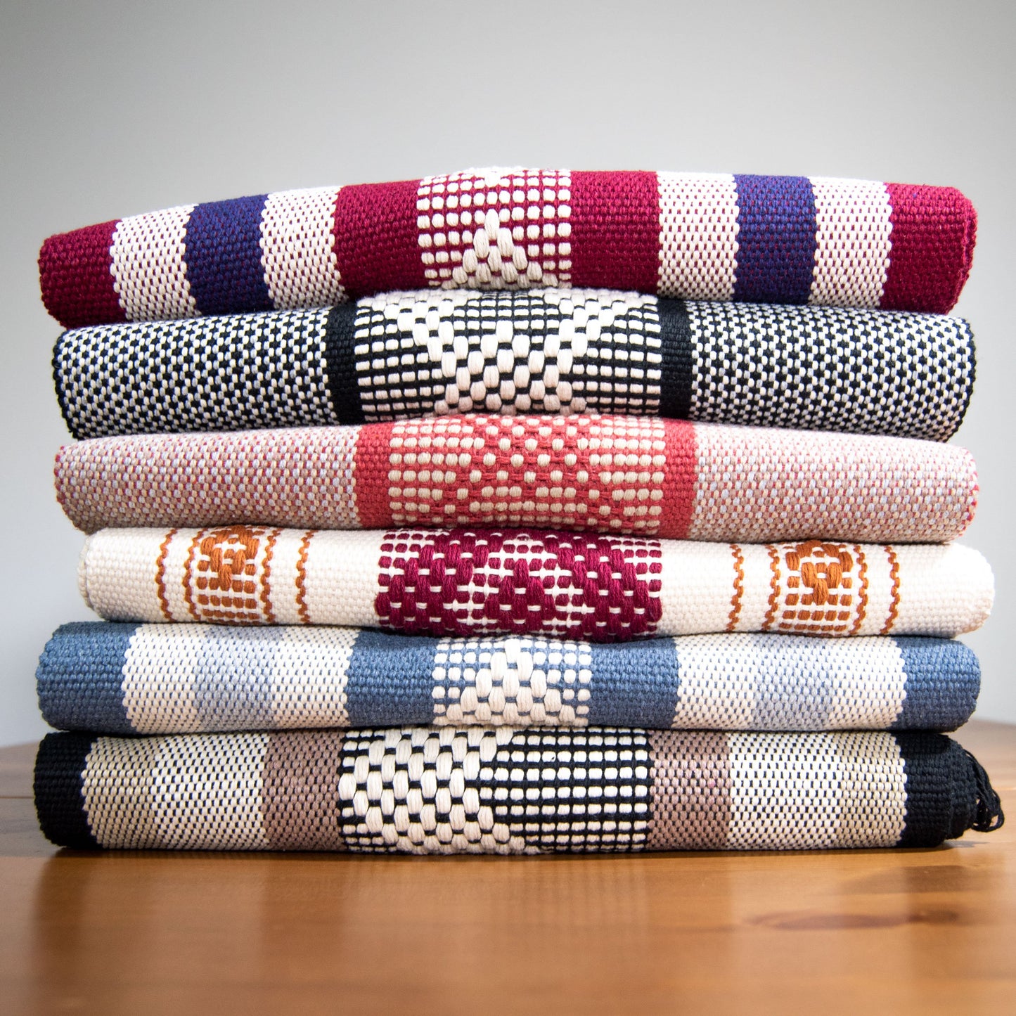 Jalieza Geometric Woven Table Runner – Diamond Design in Blue