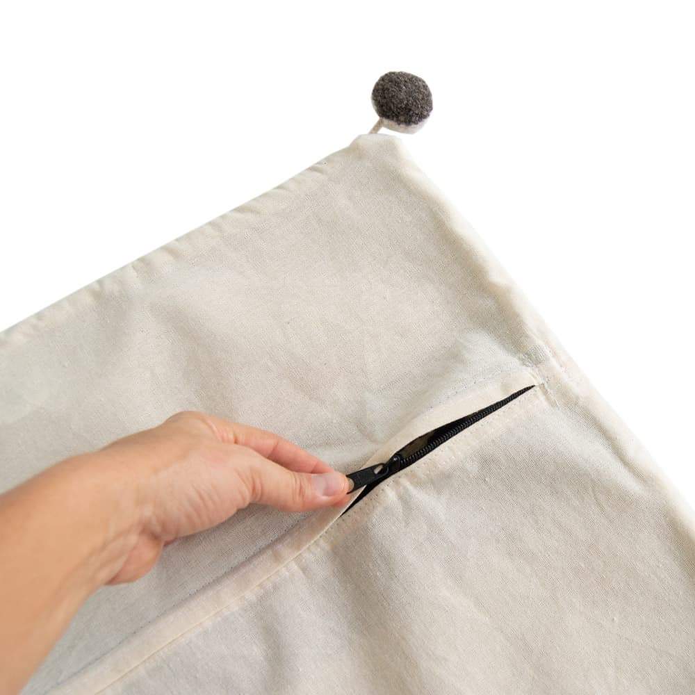 Baxa Native American Pillow Cover – Gray Arrows (16")