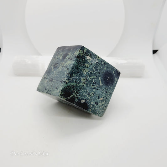 Kambaba Jasper Freestanding Large Cube